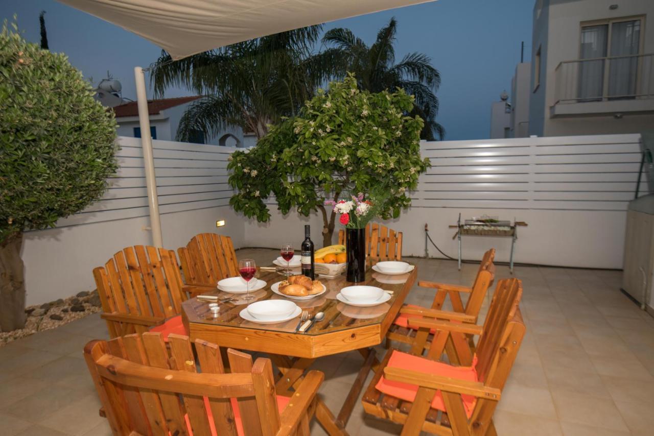 Villa Pomelo Protaras Exterior photo